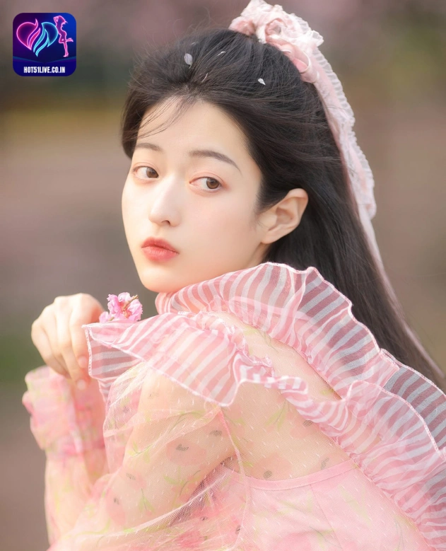 Unveiling the Phenomenon of Li You Star Chinese Livestream Hot51: Exploring the Fascinating World of Hotlive and Mod Apk Beautiful and stunning girl. 6 - Hot51 Live Li You-hot51