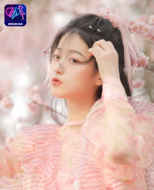 Read more about the article Unveiling the Phenomenon of Li You Star Chinese Livestream Hot51: Exploring the Fascinating World of Hotlive and Mod Apk Beautiful and stunning girl.